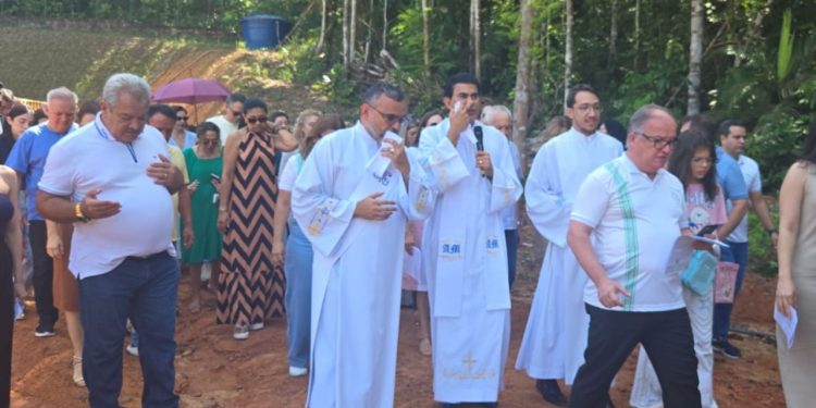 Dia de Nossa Senhora da Amazônia: Padre Charles realiza celebração especial nas obras do novo santuário
