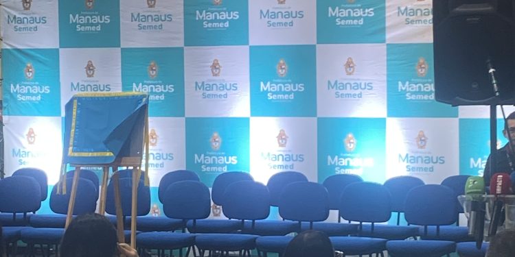 Prefeito David Almeida reinaugura Cmei Dom Bosco