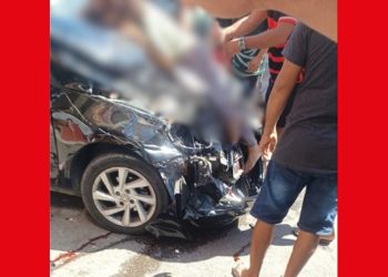 Atravessou a rua e foi prensada entre dois carros durante acidente; vítima morreu