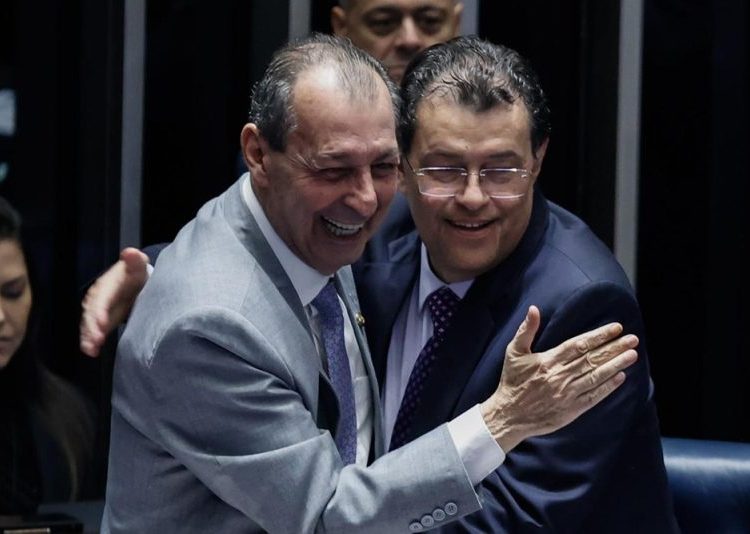 Dudu e Omar encaram a BR 319 debaixo do toró