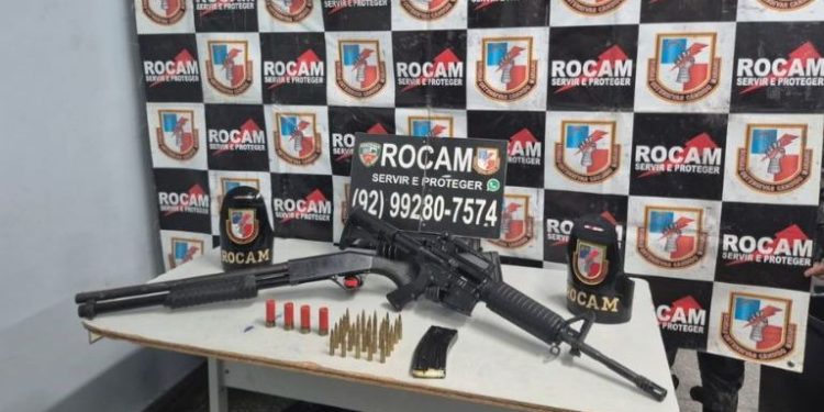 Armamento pesado! Fuzil e espingarda foram encontrados no Cidade de Deus