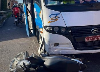 Colisão deixa motociclista ferido e cruzamento interditado no São José