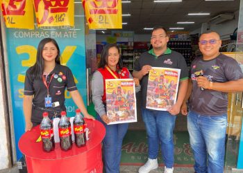 Adão e Eva Supermercado Promovendo Flesh Cola