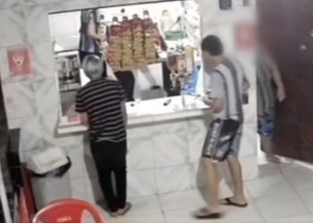 Marginais roubam lanchonete e proprietária entra em pânico