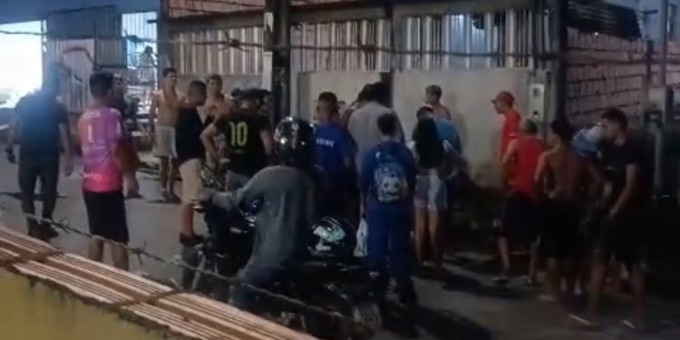 Vídeo mostra homem sendo espancado no Monte das Oliveiras