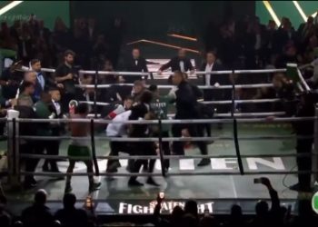 Popó vence luta caótica contra Wanderlei Silva; confusão termina em nocaute pós-combate. Veja o vídeo da confusão