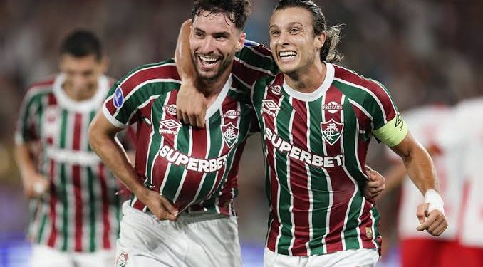 Fluminense vence Botafogo por 2 a 0 e entra na zona da Sul-Americana