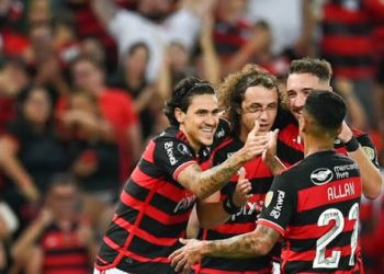 De virada, Mengão vence Corinthians na arena e abre vantagem na ponta do Brasileirão