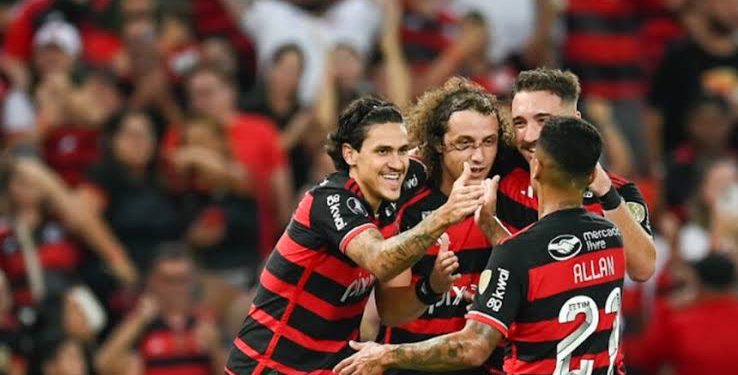De virada, Mengão vence Corinthians na arena e abre vantagem na ponta do Brasileirão