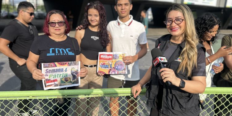 DESFILE CÍVICO DOS COLÉGIOS CIVIS E MILITARES