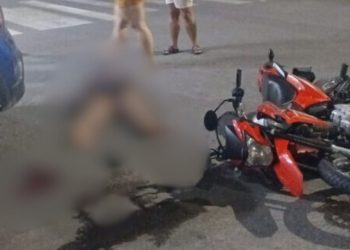 Veja: Na Cidade Nova, mulher fica estirada na pista ao ser atropelada por motoqueiro bêbado