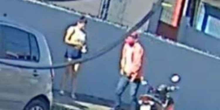 Câmeras registram covardia de assaltante armado no São Jorge. Veja