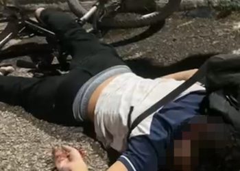 Vídeo forte! Cabeça é estourada a tiros; vítima estava andando de bicicleta