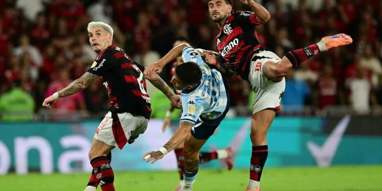 Mengão defende vaga na final da Libertadores contra o Racing nesta quarta (29)