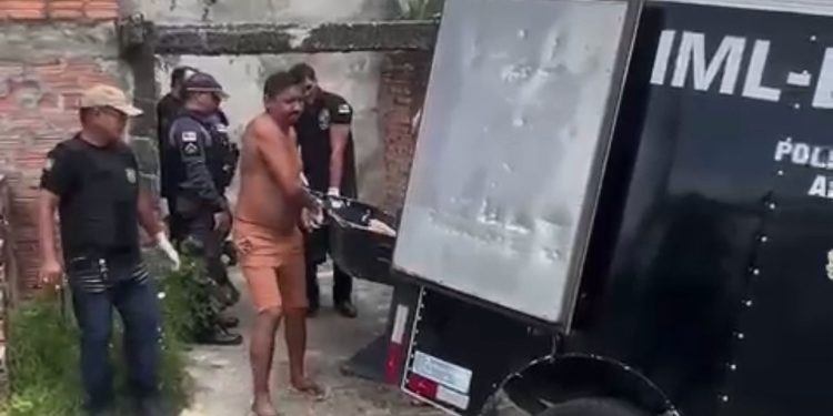 Com sinais de violência, corpo é encontrado no Fazendinha