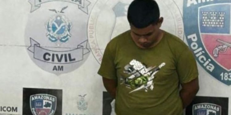 “Novinho do crime” dá canseira nos policiais ao tentar fugir com bolso cheio de maconha