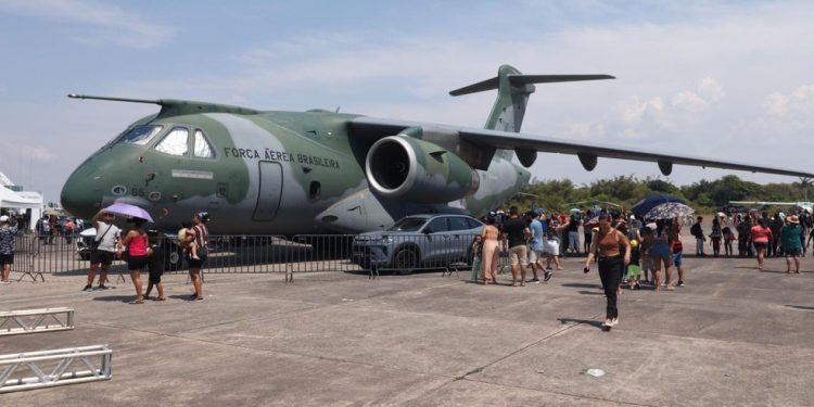 Programação gratuita no Domingo Aéreo na Base Aérea de Manaus