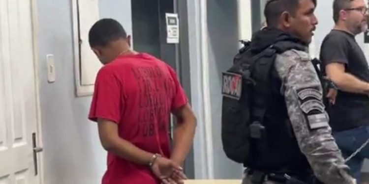 Assaltante deu martelada na cabeça da vítima ao exigir celular; pegou 20 pontos