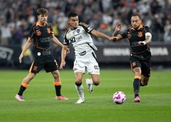 Corinthians respira e vai à sula e crise aumenta no Atlético-MG