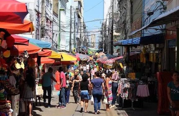 Comércio de Manaus adota horário especial no aniversário da cidade