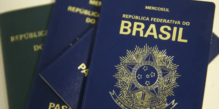 PF pode interromper emissão de passaporte por falta de verba