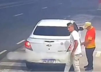 Veja quem é o motorista liso e pilantra que encheu o tanque e fugiu do posto sem pagar. Vídeo