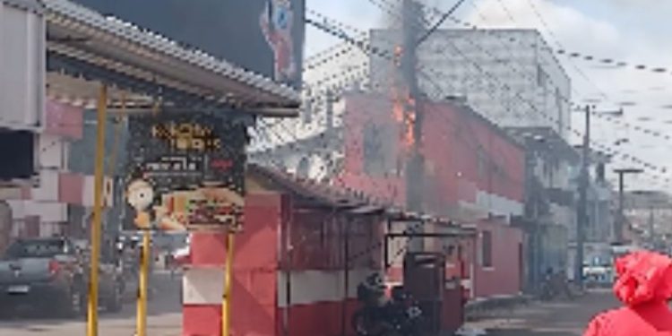 Fogo na fiação causa correria no São José