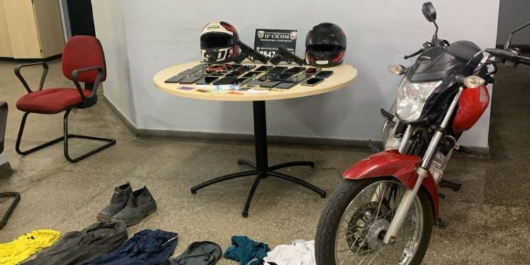 Mais de 20 celulares roubados são encontrados com os “Pilantras do Coroado”