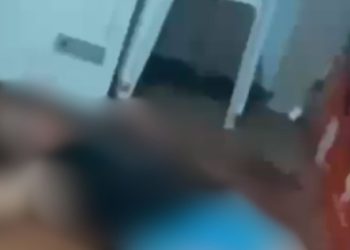 Vídeo: Dona de bar é assassinada a a facadas e tem bolsa levada por bandidos em Coari