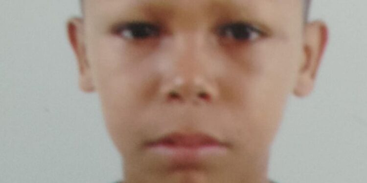 Em Itacoatiara, garoto de 11 anos some e polícia pede ajuda para achá-lo