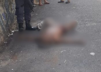 Vídeo: Moradores encontram corpo de homem com marcas de agressão na Praça 14