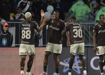 Vasco vence o Clássico dos Gigantes contra o Fluminense