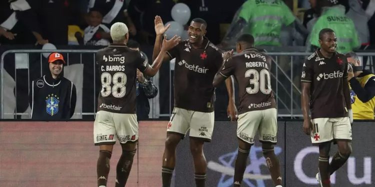 Vasco vence o Clássico dos Gigantes contra o Fluminense