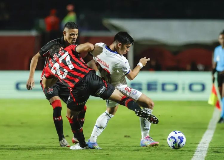Vitória derrota Bahia e ganha fôlego na luta contra o rebaixamento