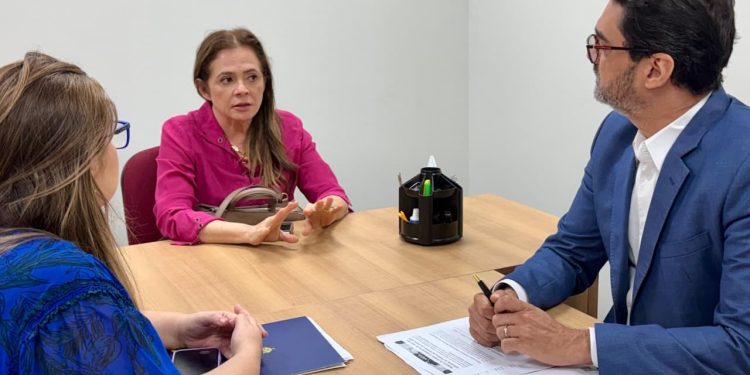 Justiça suspende venda de ingressos do Festival de Parintins 2026 a pedido do MPAM