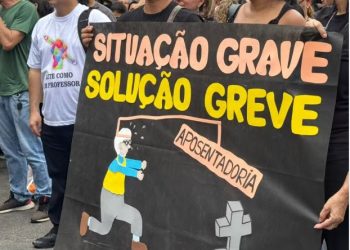 Políticos humilham professores e a greve explode em Manaus. Com um plano de previdência feito pelos vereadores e aprovado nas coxas