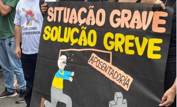 Políticos humilham professores e a greve explode em Manaus. Com um plano de previdência feito pelos vereadores e aprovado nas coxas 