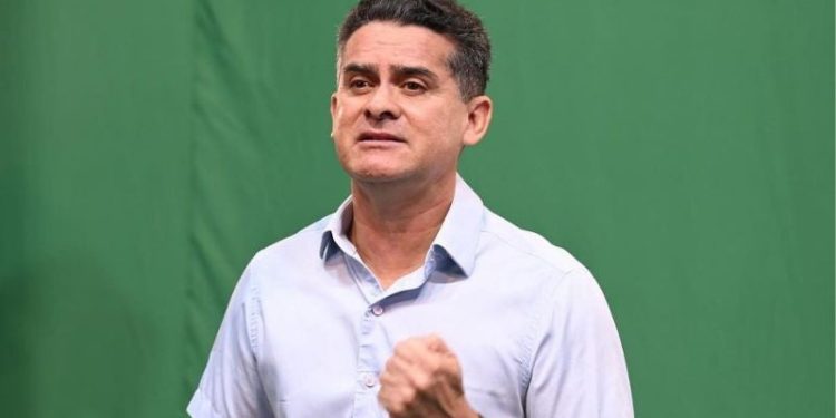 Nesse novembro do escorpião, a cobra da indignação fumou o cachimbo do conflito e vai ser um pega pra capar no Natal nórdico, com o início de toda sessão de vale-tudo do que vai rolar nessa campanha.