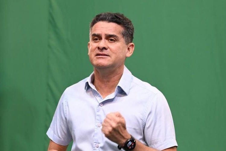 Nesse novembro do escorpião, a cobra da indignação fumou o cachimbo do conflito e vai ser um pega pra capar no Natal nórdico, com o início de toda sessão de vale-tudo do que vai rolar nessa campanha.