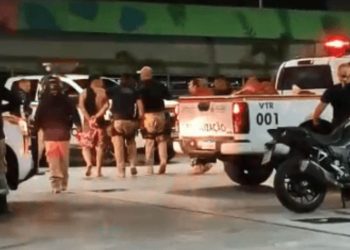 Foi parado na blitz e saiu correndo; motociclista foi pego pelos agentes