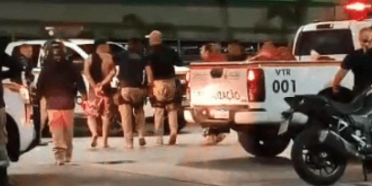 Foi parado na blitz e saiu correndo; motociclista foi pego pelos agentes