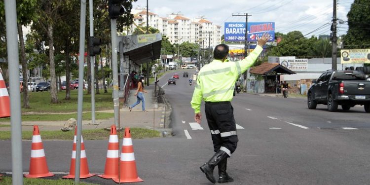 Trânsito terá mudanças na Ponta Negra neste sábado por causa de corrida