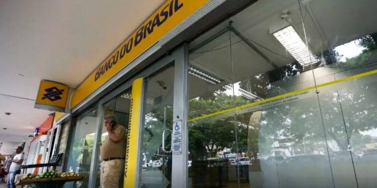 Feriado: bancos não abrem nesta quarta (20), alternativas digitais seguem disponíveis