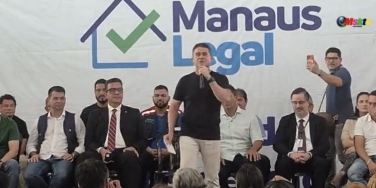 Santa Luzia celebra: 400 famílias recebem registros de imóveis