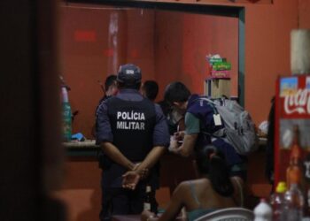 Irregularidades foram encontradas em bares e adegas