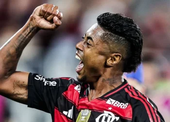 Flamengo goleia Sport por 3 a 0 no Maracanã e assume liderança provisória do Brasileirão