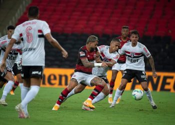 Empate eletrizante entre São Paulo e Flamengo – 2 a 2