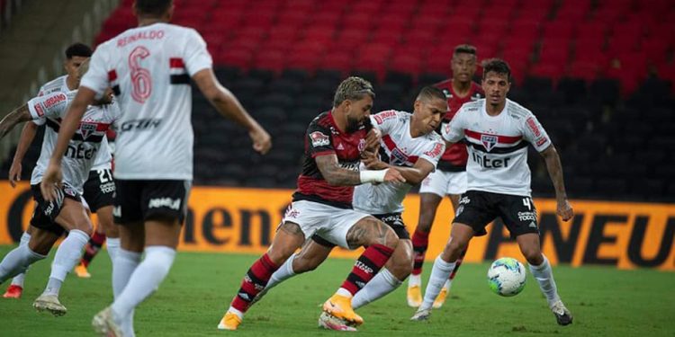 Empate eletrizante entre São Paulo e Flamengo – 2 a 2