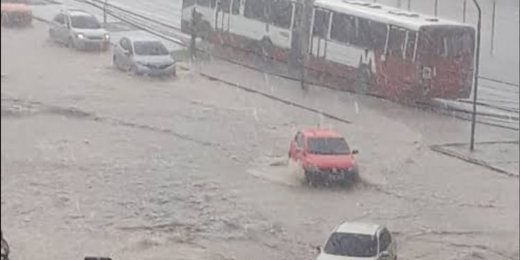 Alerta! INMET divulga previsão de muita chuva nesta segunda-feira (17)