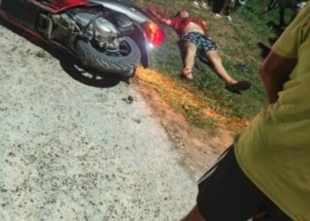 A bala rolou solta e duas pessoas foram atingidas; motoqueiros são suspeitos